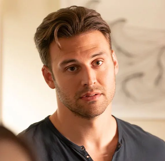 S7 was kinda the perfect Eddie look idk if that makes sense