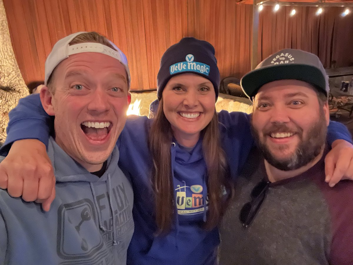 My heart is aching. <a href="/KevinLeeLoader/">Kevin Lee Loader</a> and <a href="/bayareaproducer/">Sean ⭕️'Hare</a> of <a href="/ComicsandCrypto/">Comics & Crypto</a> were the first people I ever met IRL from the VeVe community and we became family. Kevin was one of the kindest, sweetest, insanely talented, most supportive, and loving humans I’ve ever met. He was pure