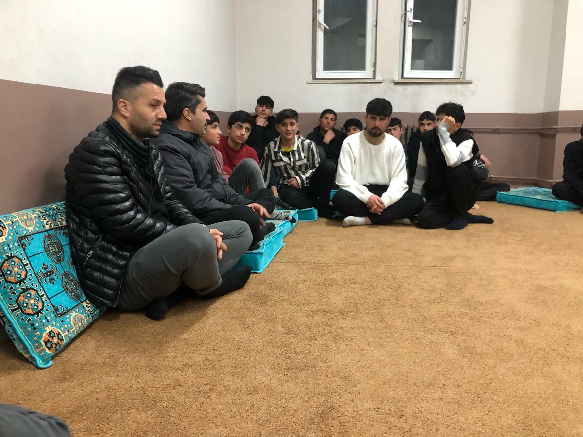 HamurMEM1's tweet photo. 📌 İlçe Milli Eğitim Müdürümüz Mehmet ÖZMÜŞ, Şehit Yıldırım Günay Anadolu İmam Hatip Lisesi pansiyonunda kalan öğrencilerimizle bir araya geldi.
@MNesipMahir @hasan_kokrek @mehmetozmus_ https://t.co/O7iMwimpXy