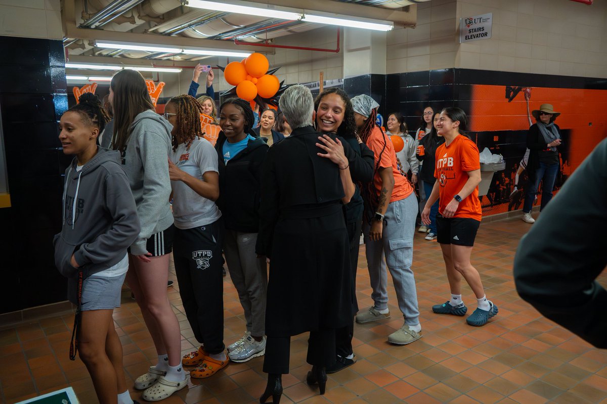 Sandy Woodley tweet media