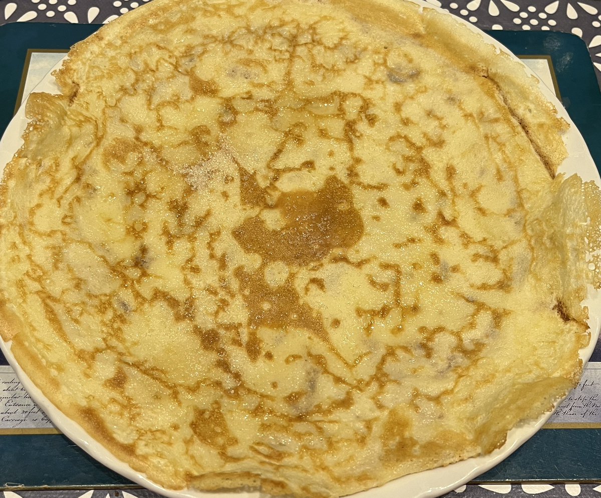 ElizAthertonSop's tweet image. I always think #LemonAndSugar is the best. Can’t beat the classics!

At least my eldest also has some fruit on his - alongside his lashings of #MapleSyrup… 😂😋

#ShroveTuesday #PancakeDay