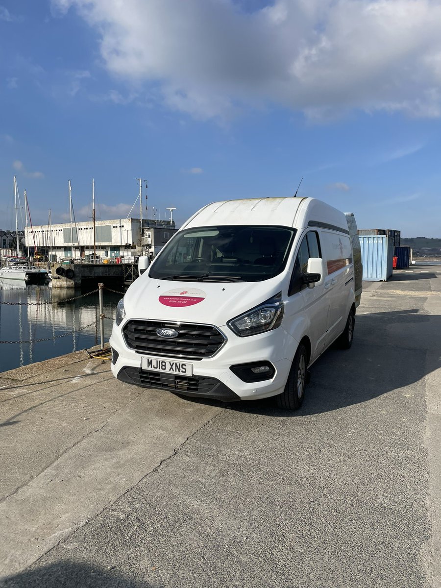 Beautiful afternoon waiting on Penzance Quay to
Collect fresh <a href="/ScentedNarcissi/">Scented Narcissi</a> from <a href="/discoverscilly/">islesofscilly</a> @flowersbyclowance