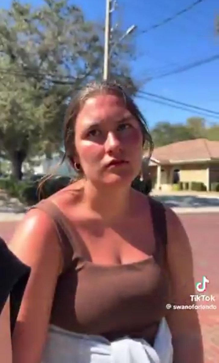 J13_13F's tweet image. The way she mean mugging her! Lmaooo!!! Gurllllll! puh-leaseeeeeeee!!! 😭