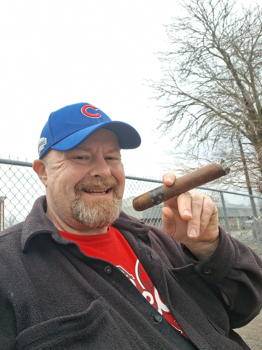 Outside on this nice cool Saturday night smoking me a cigar, smoking me an Asylum 13, 7x70. Life is so great. 😀 #cigars #cigarlife #cigaraficionado #cigarsociety #cigarsmoker #cigarlifestyle #cigarlover #cigarnation #asylum13cigars #cigarmaster #cigarman #botl