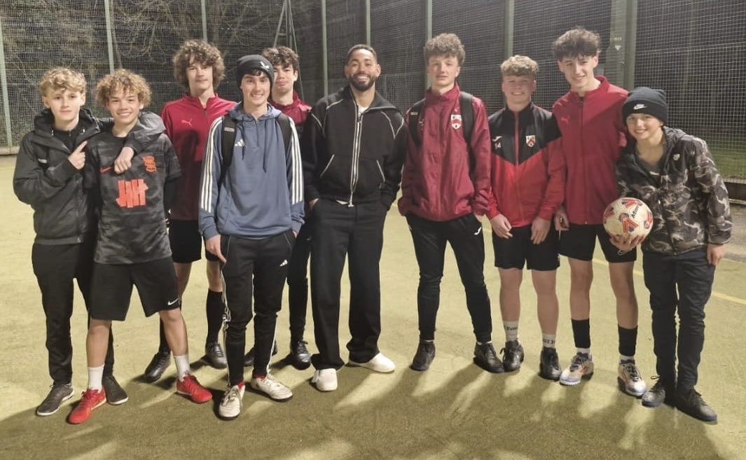 Old Wulfrunians JFC (@oldwulfsjfc) on Twitter photo Our Under 15s East team had a special guest at training tonight 
🇧🇷<a href="/mathcunha20/">Matheus Cunha</a> Our Under 15s East team had a special guest at training tonight 
🇧🇷<a href="/mathcunha20/">Matheus Cunha</a>