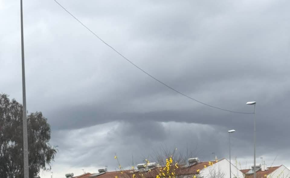 ramoncofrade's tweet photo. @Meteohuelva  que podria ser esto estaba sobre la marismas del odiel está tarde https://t.co/tdg05jT3e5