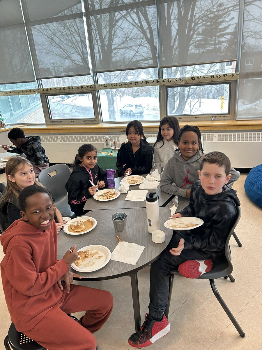 MsSTeacher1's tweet image. Happy Shrove Tuesday! It was so nice to spend this special day having all of the Grade 3’s together to share some yummy pancakes! @StElizabethOCSB