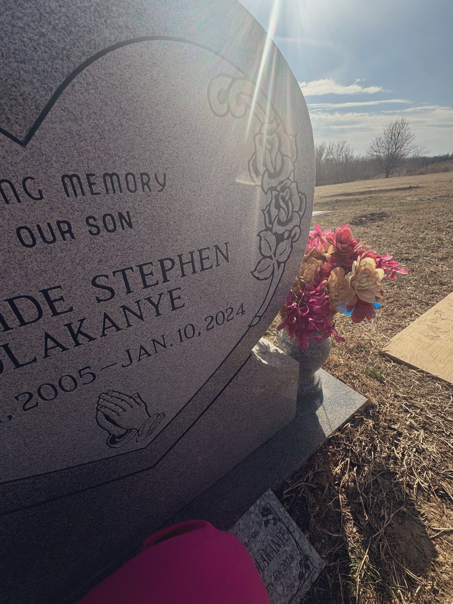 saditydiorr's tweet image. my bestfriend 4L, i never get tired of you❣️you know my family loved you like you was ours! real niggas tilt they hats off to you! i pray i make you the happiest bestfriend ever. you will continue to live through me forever &amp;amp; always, like we always said! #LLSWIPE 🔐🐝🪽