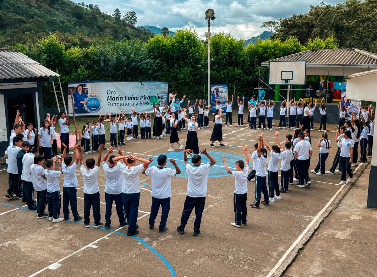 #MiNuevaFamilia 🇨🇴 | 🌿 Los estudiantes de la Institución Educativa Sirguía Bajo en Risaralda, participaron en dinámicas como:🤝 Reciclando emociones y🌟 El reto del Eco-Cuidado, para ser más conscientes del cuidado del medio ambiente. 💖 🌎 

Conoce más: cutt.ly/BrtNQfwS