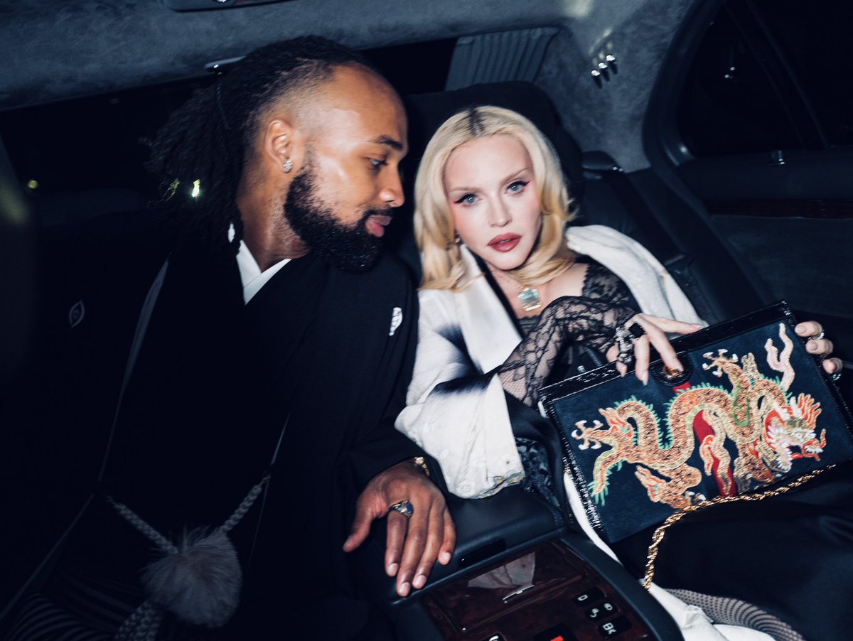 Madonna's tweet photo. All that glitters https://t.co/SI5gvLHOpC