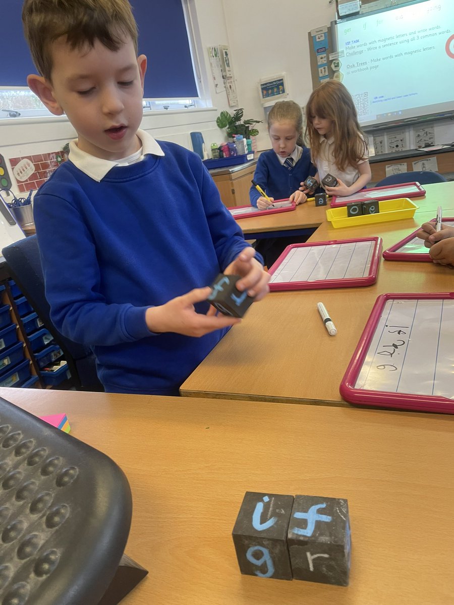 Today we had a go at making our common words with letter cubes! ⭐️<a href="/antonine01/">Antonine Primary</a>
