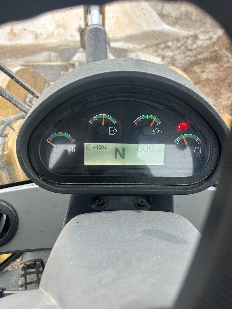 Selling our 2016 Cat 926M wheel loader. Asking $62750. DM for more details if interested. Retweets appreciated.