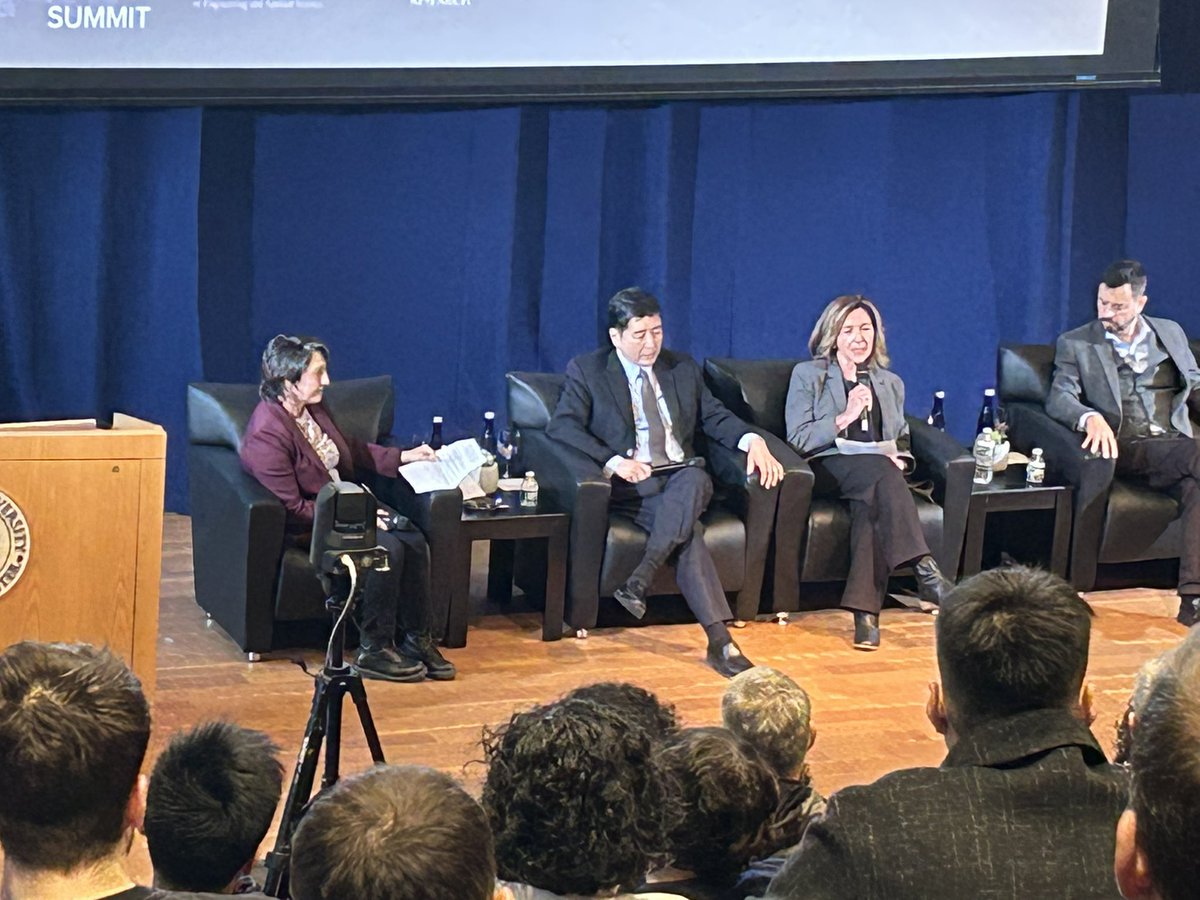 Columbia DBMI (@columbiadbmi) on Twitter photo DBMI is leading the “AI for Cancer Care: From Cells to Systems” session. Department chair <a href="/noemieelhadad/">Noémie Elhadad</a> welcomed everybody and provided an overview. Raul Rabadan shared a talk on his work, while <a href="/gamzeandgursoy/">Gamze Gürsoy</a>, <a href="/DespinaKontos/">Despina Kontos</a> and Rita Kukafka are part of the panel discussion. DBMI is leading the “AI for Cancer Care: From Cells to Systems” session. Department chair <a href="/noemieelhadad/">Noémie Elhadad</a> welcomed everybody and provided an overview. Raul Rabadan shared a talk on his work, while <a href="/gamzeandgursoy/">Gamze Gürsoy</a>, <a href="/DespinaKontos/">Despina Kontos</a> and Rita Kukafka are part of the panel discussion.