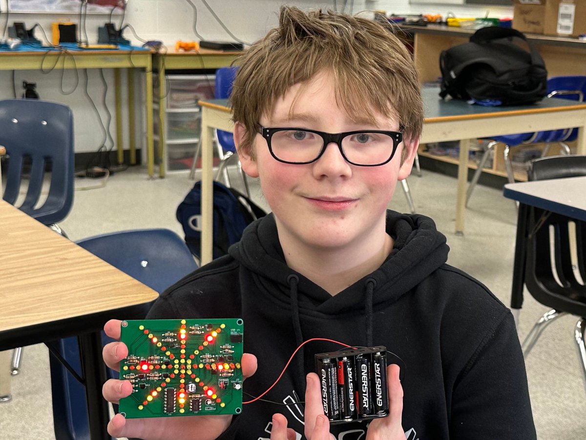 Hugh Sutherland School in Carstairs is excited to offer students opportunities to participate in 3 new Academies: Hockey, Dance / Cheerleading, STEAM (science, technology, engineering, arts and math). #CESDCareerConnections
More:
cesd73.ca/about/news/pos…