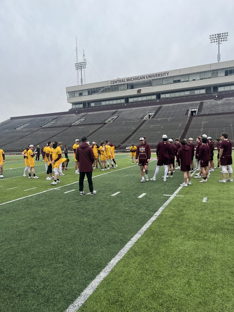 Chippewa Baseball Student Managers tweet media