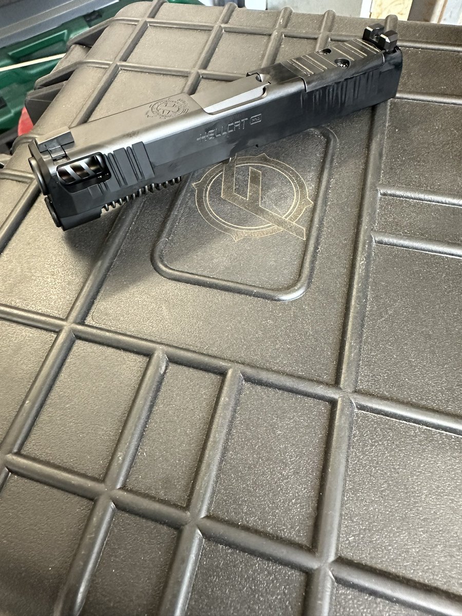 Floyds Custom Shop tweet media