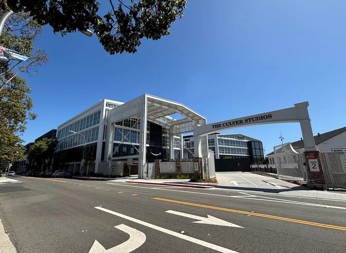 Ben Reynolds (@benreynoldsnz) on Twitter photo Spending the next few days at <a href="/AmazonMGMStudio/">Amazon MGM Studios</a> in LA discussing cloud sports production & how we can improve interoperability between vendors.
Seeing more and more broadcasters adopt cloud tools like <a href="/SpalkTalk/">Spalk</a> & great to discuss best practices and collaboration.
๐๏ธ๐ฅ๏ธ๐ฅ๐๐๏ธ๐ก Spending the next few days at <a href="/AmazonMGMStudio/">Amazon MGM Studios</a> in LA discussing cloud sports production & how we can improve interoperability between vendors.
Seeing more and more broadcasters adopt cloud tools like <a href="/SpalkTalk/">Spalk</a> & great to discuss best practices and collaboration.
๐๏ธ๐ฅ๏ธ๐ฅ๐๐๏ธ๐ก