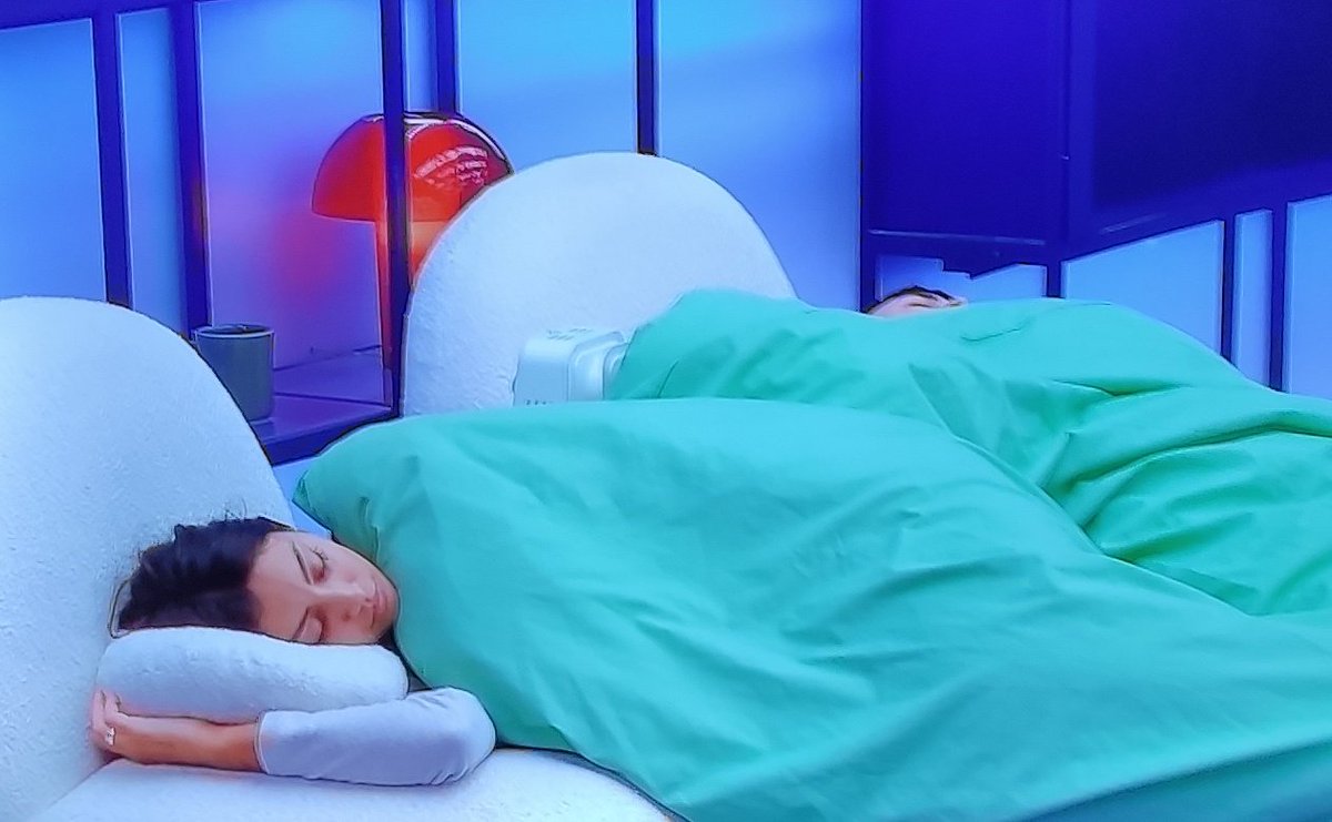 MarynaBarcelona's tweet image. Este ha sido su concurso' dormir, criticar e insultar y están en la final. SI GH fue malo, GH DÚO ha sido peor.
#GHFinal #GH4F