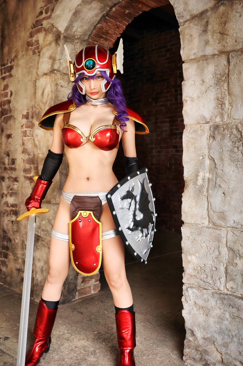 raimu_charlotte's tweet image. ドラクエ大好きコスプレイヤーワイ、
遂にドラクエの生みの親・堀井雄二さんとの邂逅を果たす。😭
憧れの堀井さん とっても優しかった!ありがとうございました✨ドラクエだいすきです!素晴らしいゲームをありがとうございます🎶