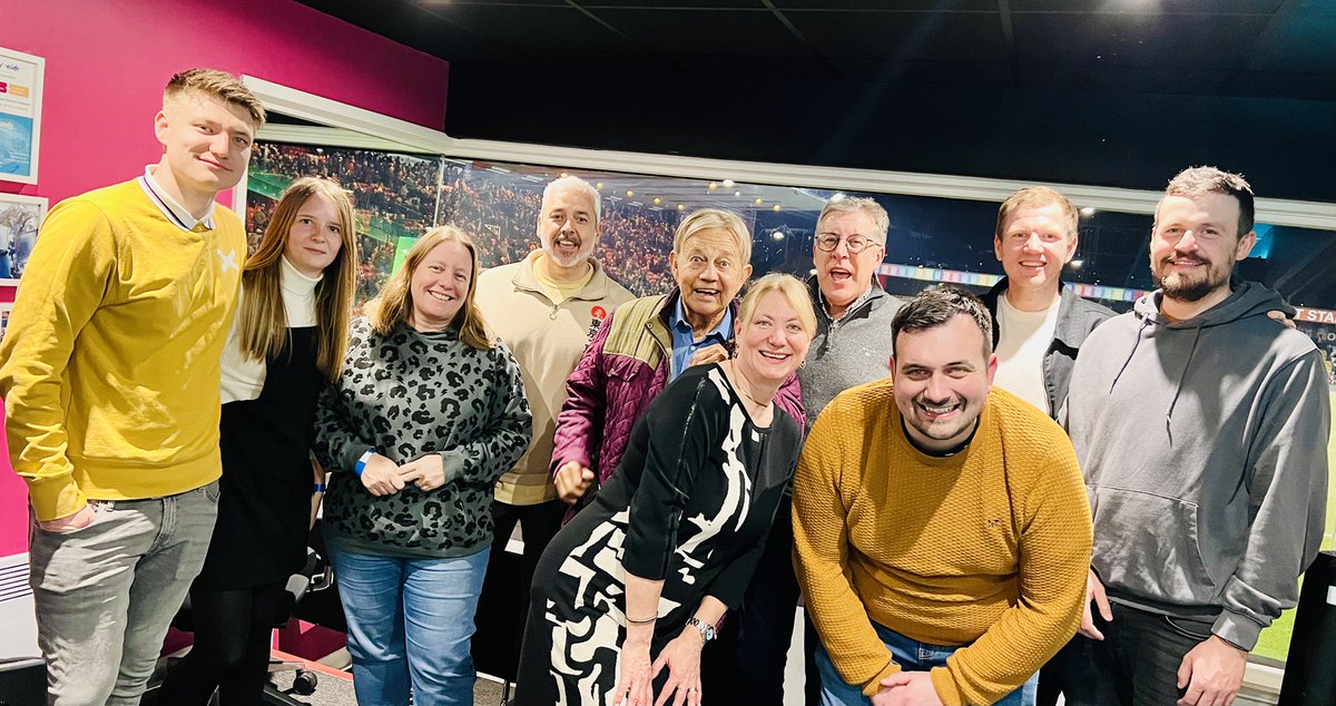 Neil Everatt (@neil_everatt) on Twitter photo What a great game enjoyed with some fantastic guests in <a href="/colleaguebox/">Colleague Box</a> #5 at <a href="/LincolnCity_FC/">Lincoln City FC ๐บ๐ฆ</a>! What a great game enjoyed with some fantastic guests in <a href="/colleaguebox/">Colleague Box</a> #5 at <a href="/LincolnCity_FC/">Lincoln City FC ๐บ๐ฆ</a>!