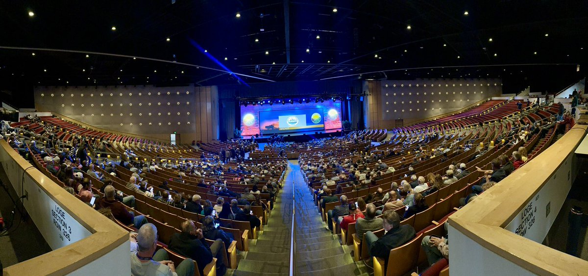 The <a href="/BellcoTheatre/">Bellco Theatre</a> is filling up for the general session to close out <a href="/ComClassic/">Commodity Classic</a> 2025! More than 11,000 people attended this year’s event in Denver 🏔️ <a href="/FarmWeekNow/">FarmWeekNow/RFD Radio</a>
