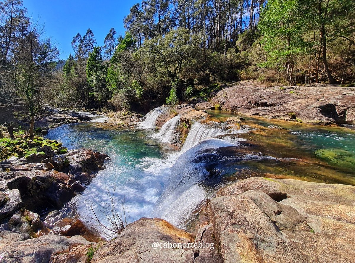 cabonorteblog's tweet photo. Ruta do Pozo do Arco ás Pozas de Loureza e Bugalleira. Unha ruta polos Concellos de Oia e O Rosal á beira do Río Tamuxe, que forma varias pozas e fervenzas, e onde se goza dunha boa paisaxe só enclipsada pola presenza de especies forestais invasoras. https://t.co/mrHsVaN3p9