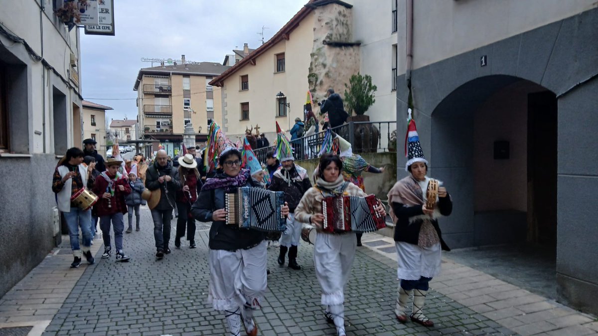 AcoaAke's tweet image. 🌿 Toribio Eguna Santikurutze #Kanpezu|ko #kontzeju|an

Carnavales Rurales de #Alava 🔥 #Araba|ko Herri Inauteriak

@ACampezo @MontanAlavesa