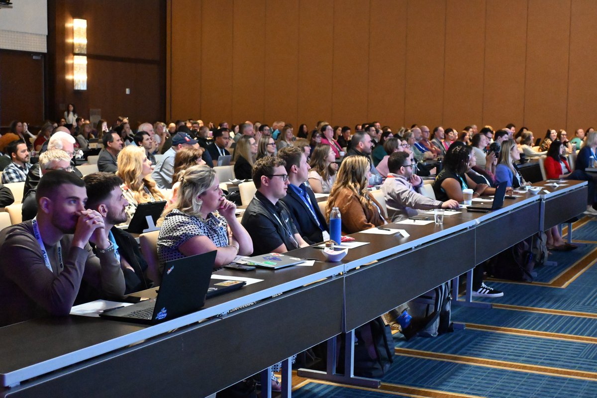 What a day! 🎉 Day 1 of #CLON2025 was packed with energy, connections, and an unforgettable keynote from Gregory Offner.

What was your favorite part?