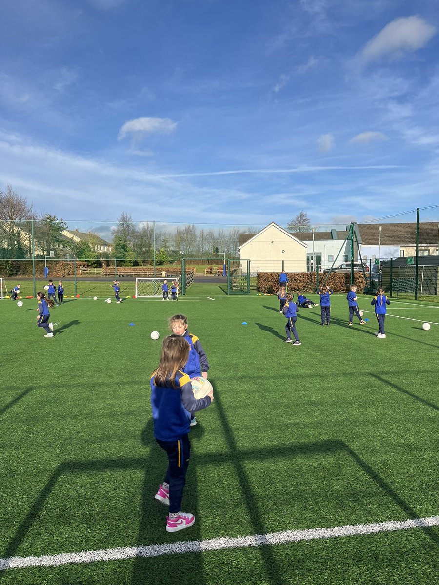 woodsjay2001's tweet photo. The kids from @ODempseysgfc enjoying the schools coaching. 

@GamesLaois https://t.co/xoeF5487Of