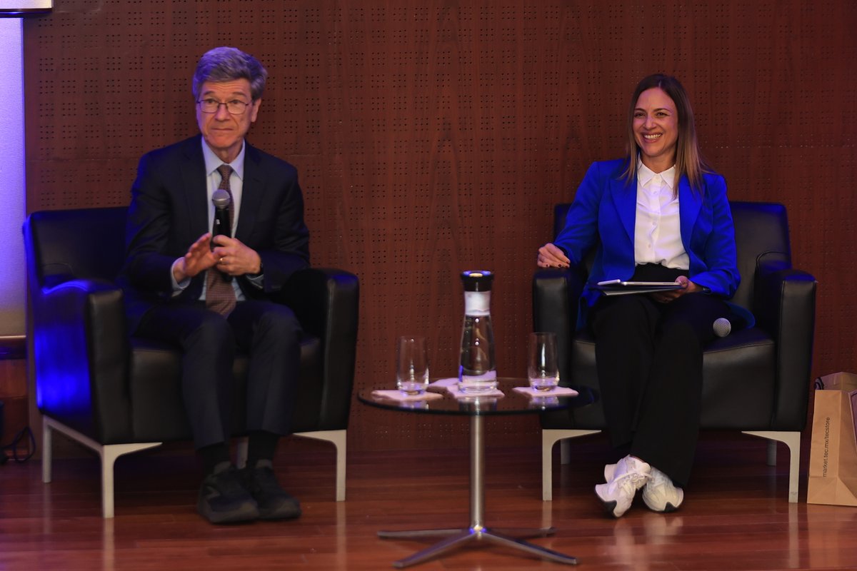 Tec_CSF's tweet photo. At #TecCSF, we foster a global mindset by connecting our students with influential figures shaping the world. These exchanges inspire the next generation to drive meaningful change. 🚀🌍 https://t.co/MjDaG1SYpT