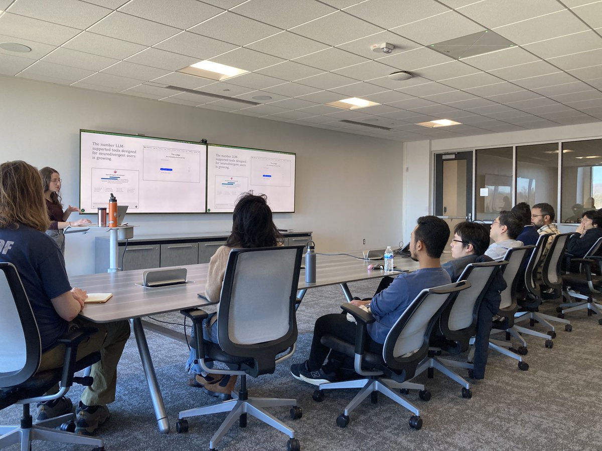 CHCI_VT's tweet image. Thank you for your talk, Buse Çarık! It was very interesting, and it was wonderful to experience the great questions and discussion that followed.