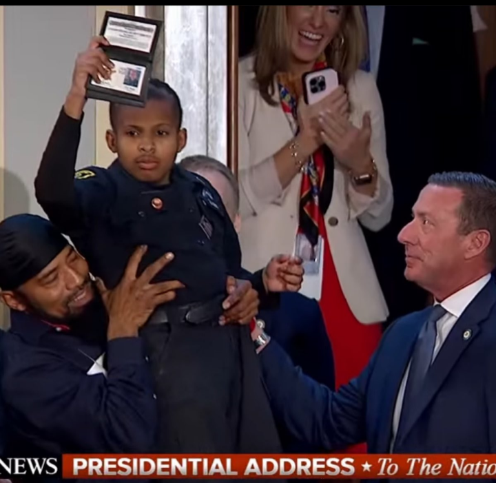 HaitianForTrump's tweet photo. No doubt America cried during this beautiful moment.♥️😢 Only the cold hearted in that chamber wouldn't stand for this child. Democrats are truly disturbed folks. https://t.co/UK2khLMs46