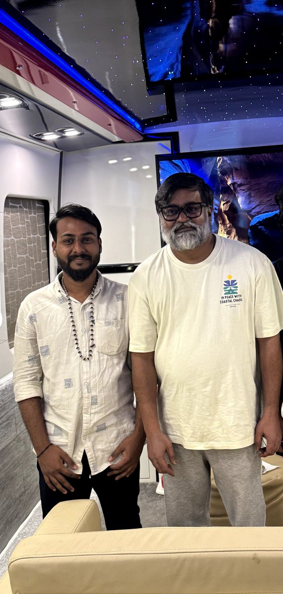 DhanushianV's tweet image. Happy Birthday To one of my fav Director and  the OG Genius Director🐐 @selvaraghavan sir ❤️❤️

Waiting for our #Ao2 and #Pudhupettai2 announcement ❤️

@dhanushkraja sir❤️ #HappyBirthdaySelvaraghavan #HBDSelvaraghavan