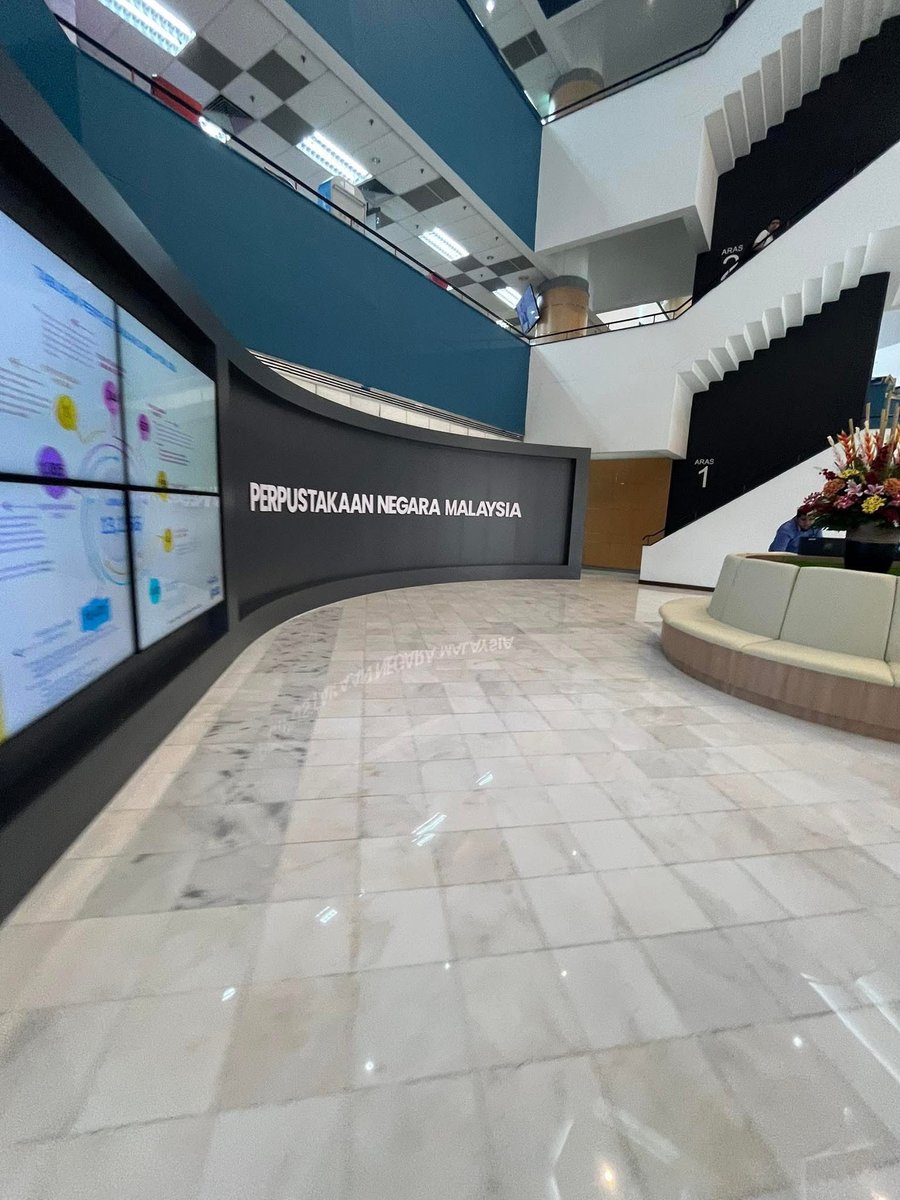 AinulNunanaa's tweet image. So basically Perpustakaan Negara ada buat sewaan bilik serendah RM2 for those working remotely? Free membership and borrow books? This is so cool la. 

Terus rasa nak bawak segala idea tulis content kat sana. Nampak mcm tenang je tempatnya 😍