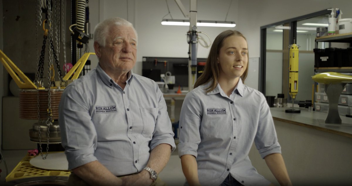 seamuseum_'s tweet image. Innovation for a sustainable ocean! 🌊 
Learn about Ron Allum&apos;s DEEPSEA CHALLENGER and how it&apos;s inspiring his daughter Sophie&apos;s path in engineering for ocean conservation. 
Watch the youtu.be/H73sFLxabTs

#SustainableEngineering