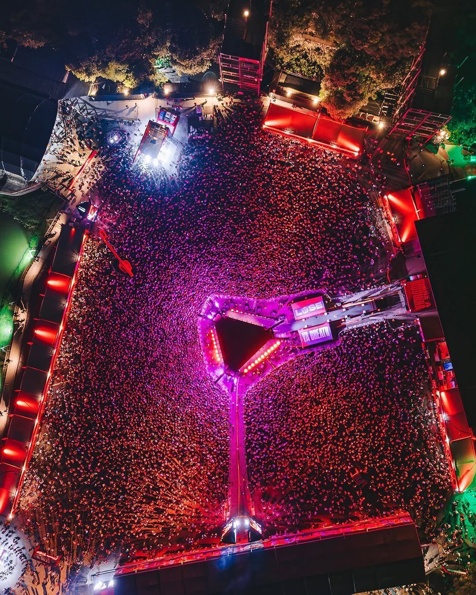 Hoje (04/03) é o dia dos Anitters, os fãs da RAINHA do pop brasileiro. Você é um?