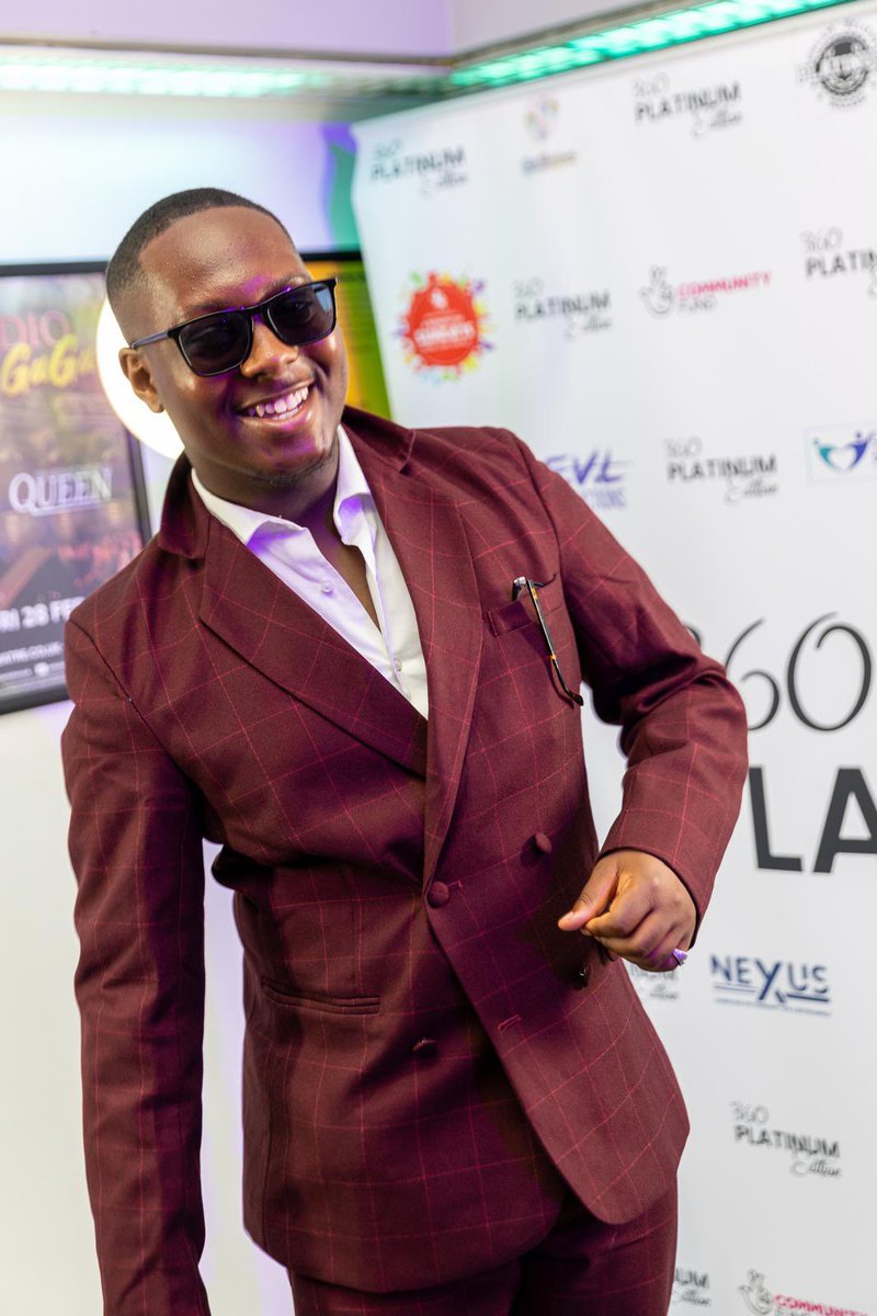 ReeceTMorris's tweet image. Birthday boy 😁🍾 #pieces #birthday