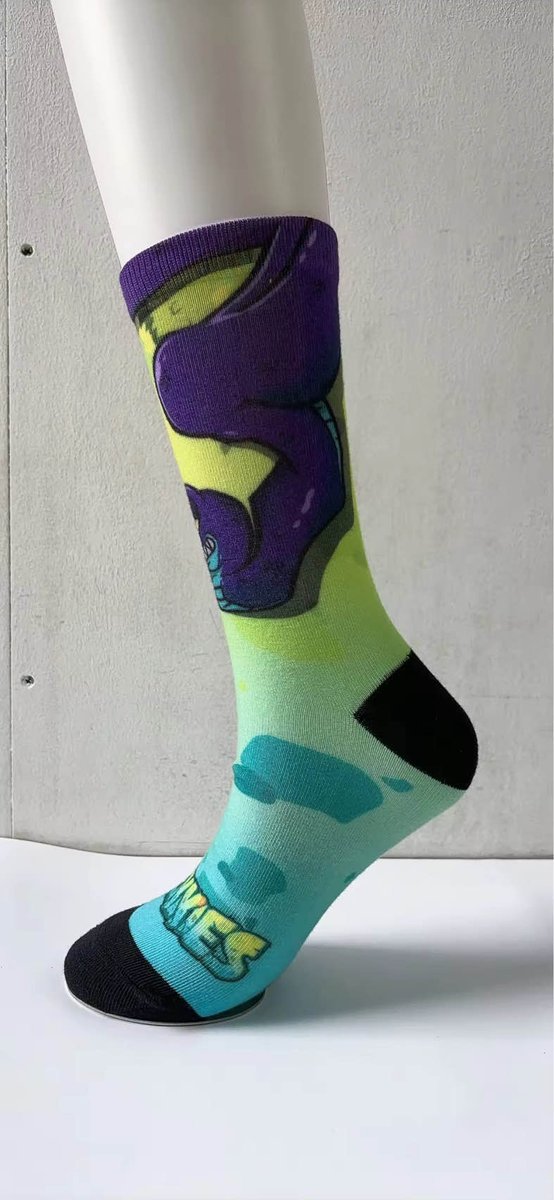 cardanosockz's tweet photo. What is going on? Bear market? Bull market? 

Nah, we in the sockz market!🧦📊

Snekkies Limited Edition Cotton Sockz https://t.co/XdNBNFhcry