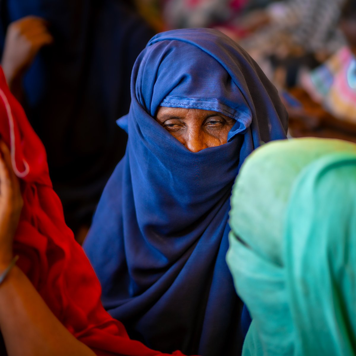 The culture of East Sudan is characterized by the traditional women’s attire, the plain thobe, which elegantly wraps the body with partial face covering. It is worn during special occasions and reflects cultural identity and pride in heritage.