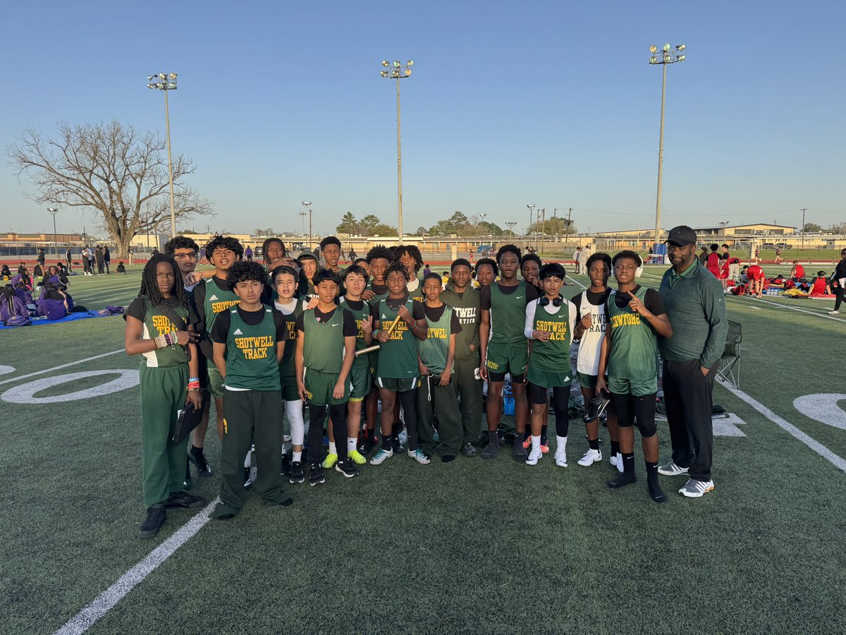 George L Warren (@coach_gwarren25) on Twitter photo Excited to support the next generation of #DavisFalcons at their track practice! 🏃♂️💨 Let's keep pushing for greatness! <a href="/davis__football/">Davis Falcons Football</a> <a href="/_davisbaseball/">Aldine Davis Falcons Baseball</a> <a href="/Davis9_AISD/">Davis 9 IB - Aldine ISD</a> <a href="/DavisHS_AISD/">General Benjamin O. Davis, Jr. Senior High School</a> #BOD #HTR Excited to support the next generation of #DavisFalcons at their track practice! 🏃♂️💨 Let's keep pushing for greatness! <a href="/davis__football/">Davis Falcons Football</a> <a href="/_davisbaseball/">Aldine Davis Falcons Baseball</a> <a href="/Davis9_AISD/">Davis 9 IB - Aldine ISD</a> <a href="/DavisHS_AISD/">General Benjamin O. Davis, Jr. Senior High School</a> #BOD #HTR