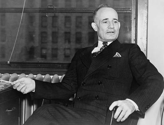 VirtudMental's tweet photo. El éxito no es suerte, talento o trabajo duro.  

Napoleon Hill pasó 25 años estudiando a los millonarios y descubrió qué es realmente el éxito:  

Mentalidad.  

6 hábitos mentales imprescindibles que te garantizan ganar millones en menos de 5 años: https://t.co/1rpr2SeCs2
