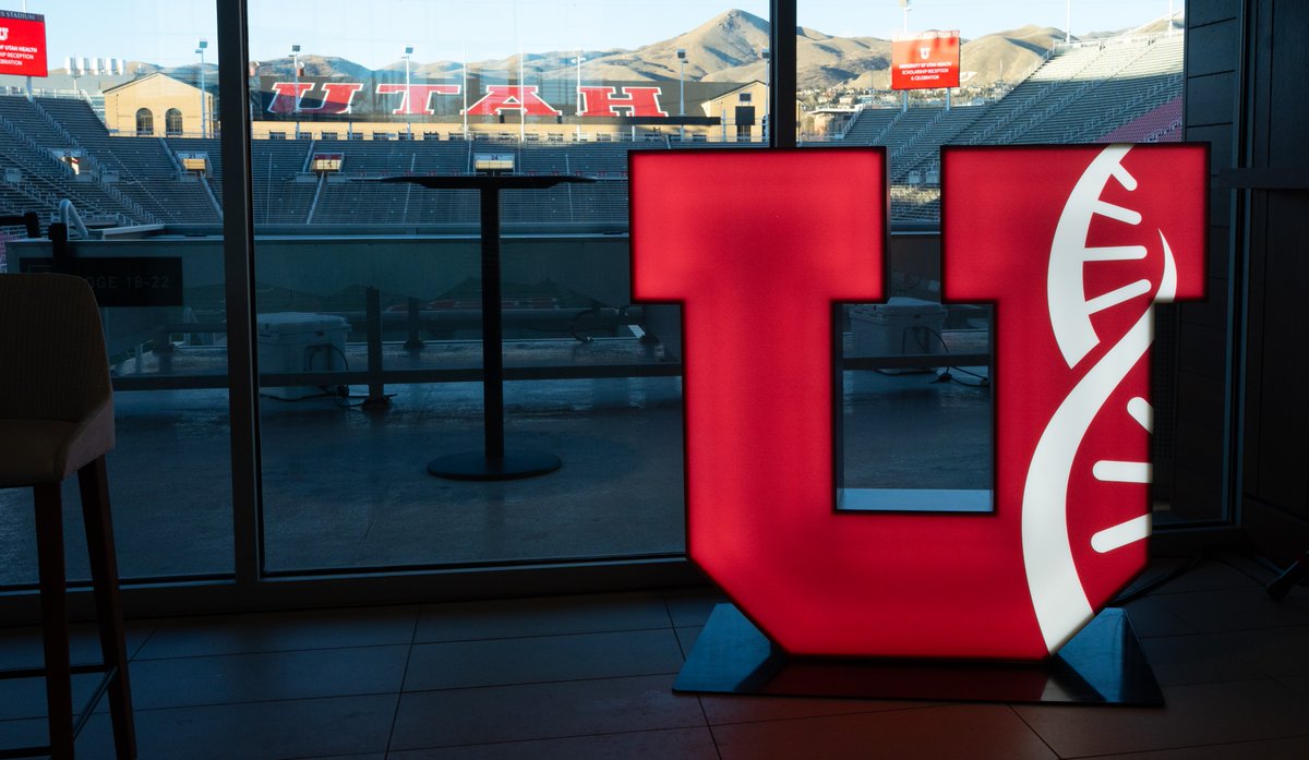 BobCarterMD's tweet photo. I had the pleasure of meeting the next generation of health care professionals at the Health Sciences Scholarship Reception. As someone who has walked this path, it was inspiring to learn about our talented students from @UofUDentistry, @UofUMedicine, University of Utah College of Health, @UofUNursing, and @UofUPharmacy. 

Thanks to the generosity of our devoted donors and supporters, these scholarships are opening doors and strengthening our health care community. Congratulations to all our deserving scholarship recipients!