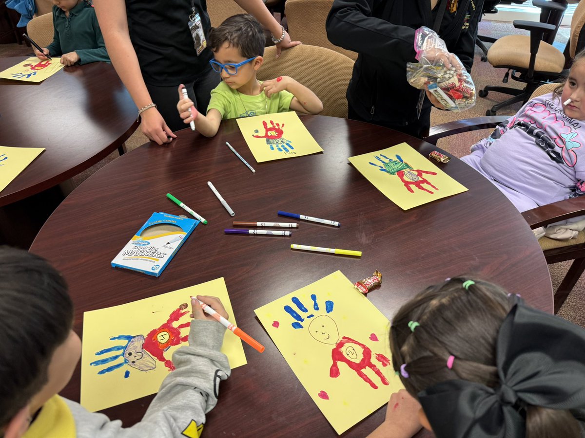 Read Across the Empire continues - now is the turn for Chester Jordan! #TeamSISD #ReadAcrossAmericaDay <a href="/CJ_Lions_CJES/">Chester E Jordan</a> <a href="/EDAztecs_HS/">Patricia Pedroza</a> <a href="/Sparks_Interest/">Marcy Sparks</a> <a href="/Olga_Reads/">Olga Elbancol</a> <a href="/ElDoradoHSTAFE/">ELDO.TAFE</a>