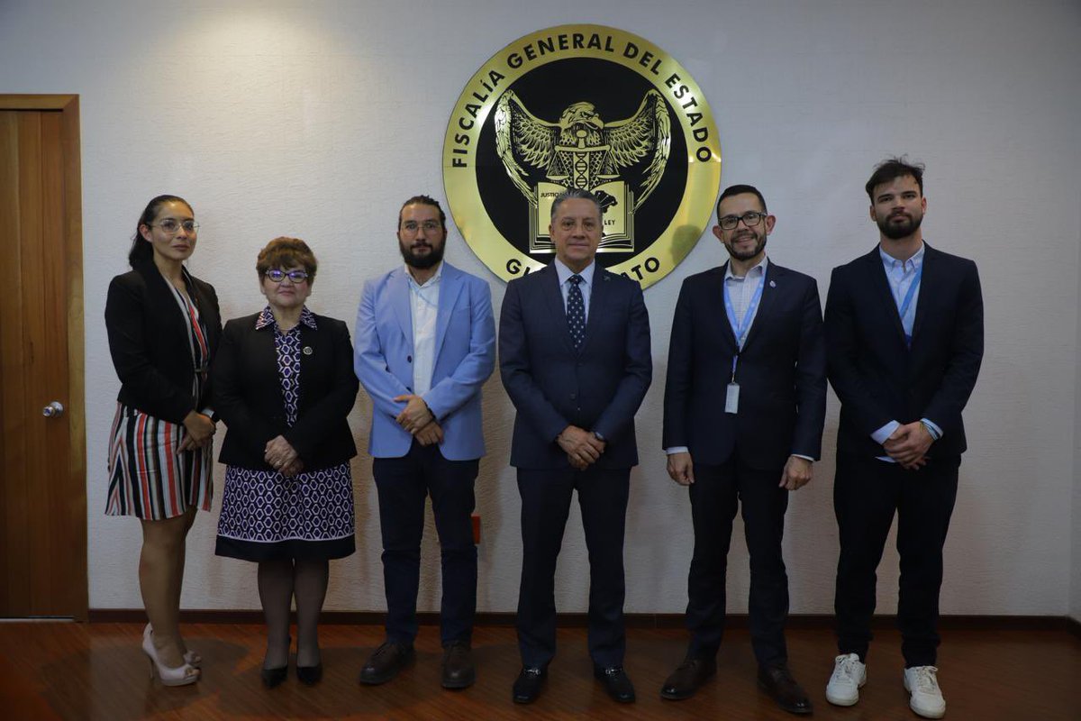 Recibimos la visita de cortesía de Juan Pablo Albán, miembro del Comité contra las Desapariciones Forzadas de la ONU (CED ONU), y de representantes de la Oficina en México del Alto Comisionado de las Naciones Unidas para los Derechos Humanos.

Este encuentro propició un diálogo