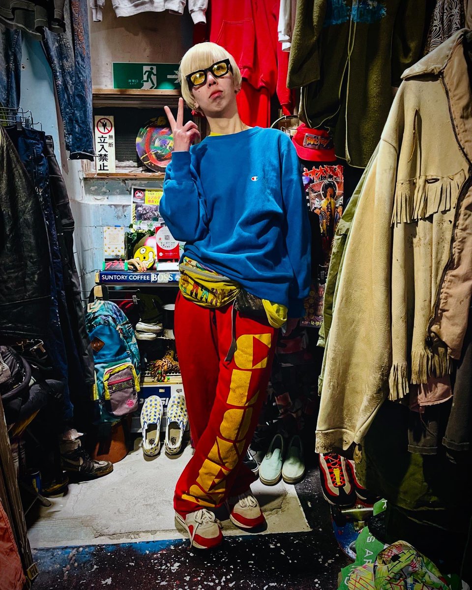 FREEDOMNoGood's tweet photo. #スタッフまーか
#店内スタイリング
SIMPLE is BEST.
HIGH DAMAGE STYLE.
【 #ネオ大阪帝国 #通天覚醒 #超変 #アラキ 】
#デカ履き
#HighDamageStyle
👁🧠🧠👁
伝説、続く。
解CHANCE放
⚫️ #ネオヤンキー
#theKIDアラーキー ⚫️
【 #theKIDアラキ 】
【アメ村 #ショウザンビル 】 https://t.co/XFx6lEJLjA