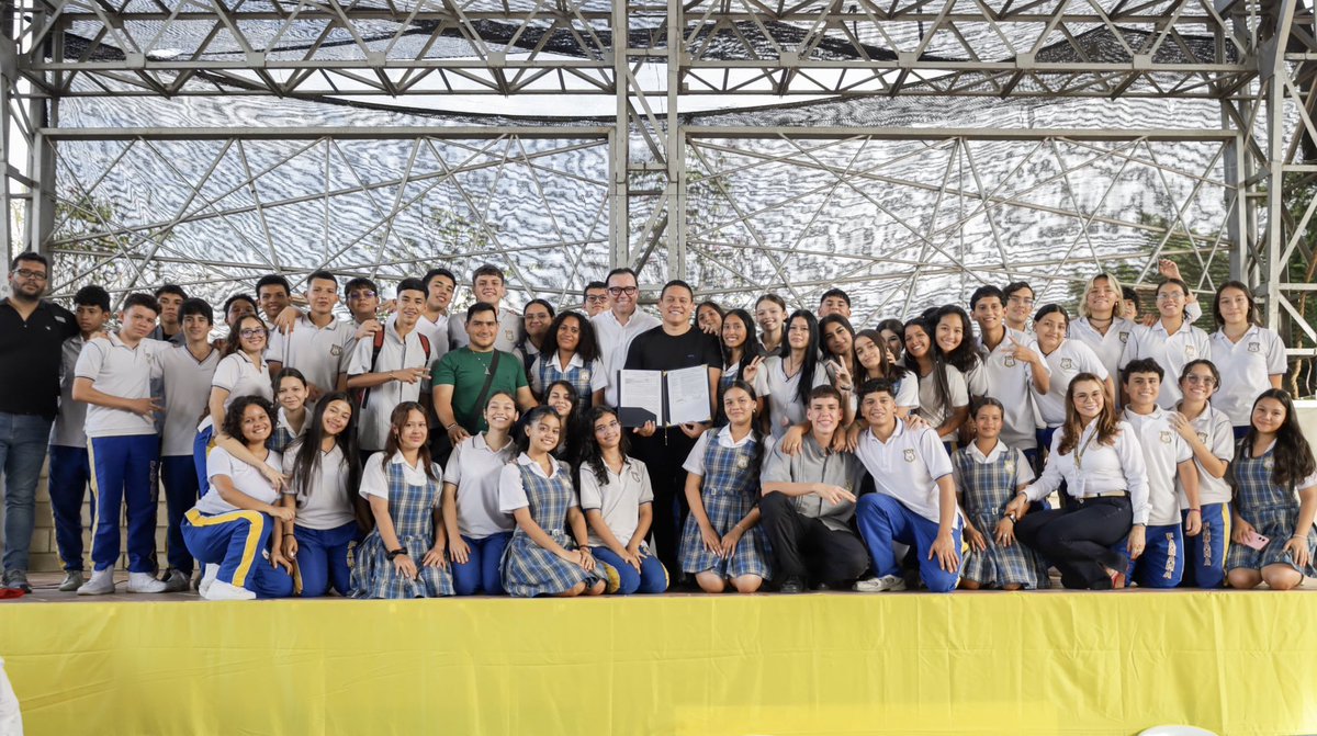 El arma más importante para el progreso del mundo es la educación por eso garantizo que mis próximos bachilleres tengan un espacio para profesionalizarse en las <a href="/Unidades_UTS/">Unidades Tecnológicas de Santander</a> 📚💯