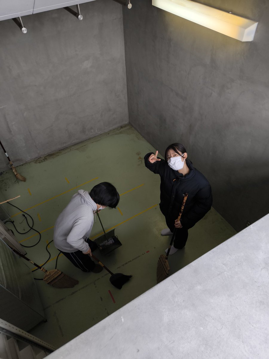 今日は剣道部の倉庫を掃除します！