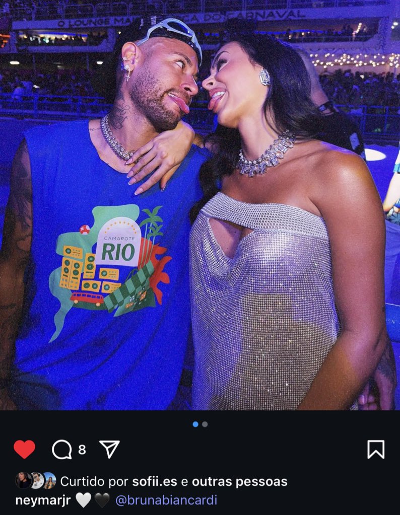 até foto com a muie dele ele coloca “🤍🖤”, santos demais