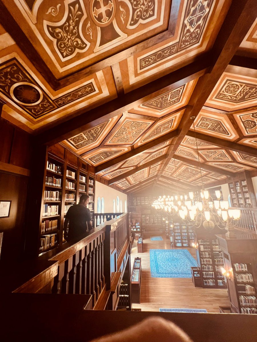 surya133873's tweet image. #Houston #Travel #HoustonLibrary
It is not a common city library. It is a place for theological study and collection of books. It is not open to the public. I went to the gate with the idea of ​​giving it a try. I called the phone and they actually let us in. After registering…