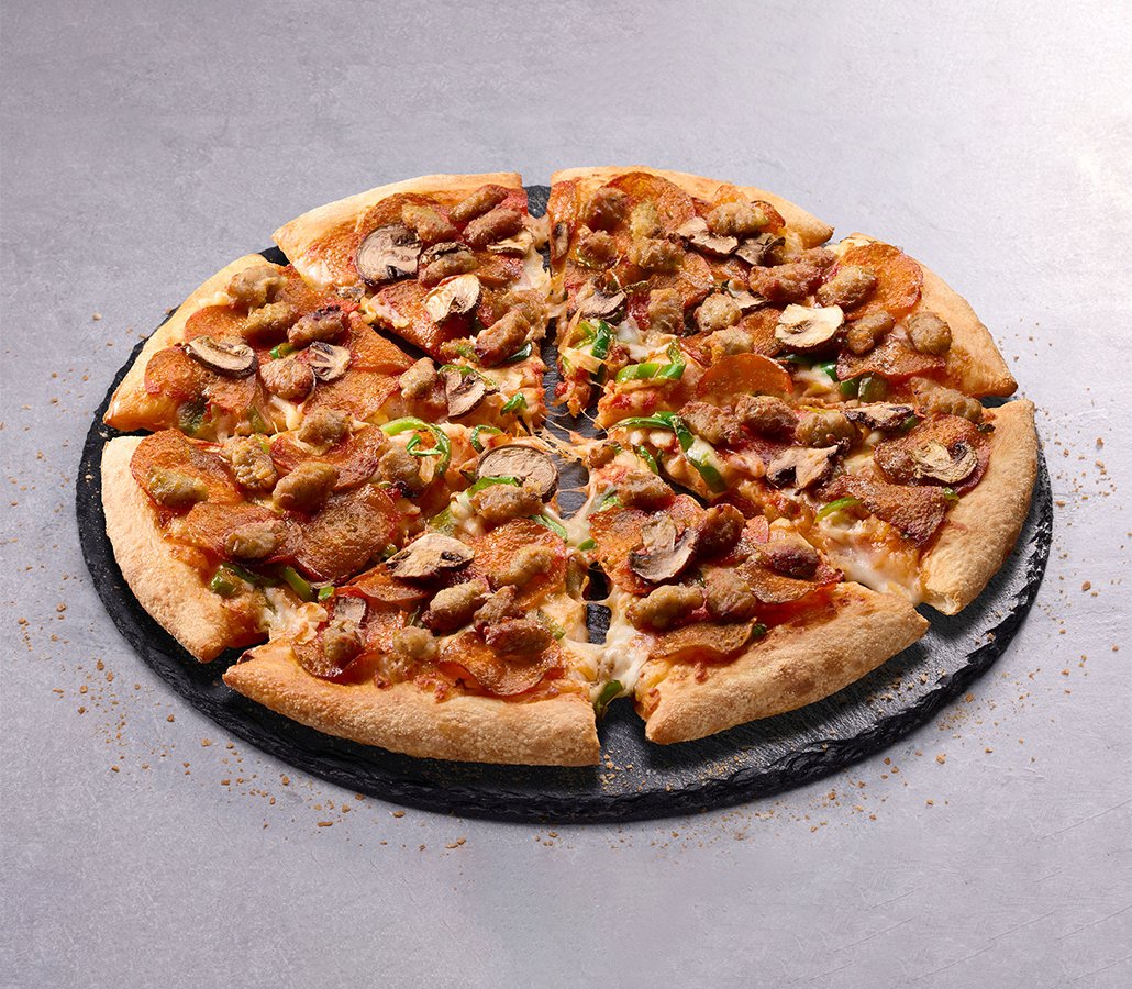 3月3日から、創業から唯一販売を続けてきた王道ピザがトッピング2倍に